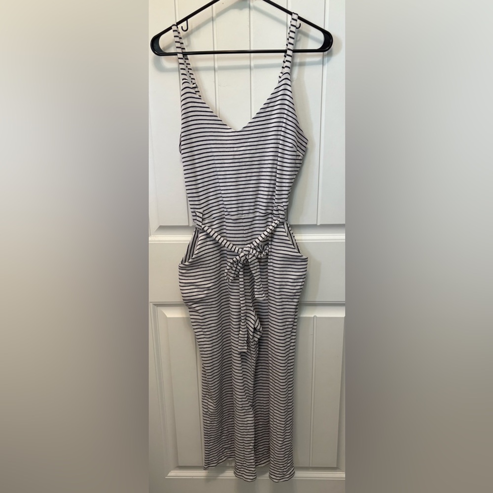 Monteau Navy and White Striped wide leg jumpsuit. Size Large. Tie waist. Pockets